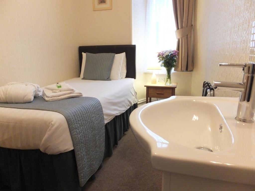 Holmlea Guest House Exclusively For Adults Windermere Exteriör bild