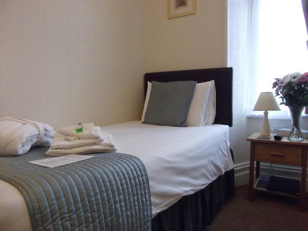 Holmlea Guest House Exclusively For Adults Windermere Exteriör bild